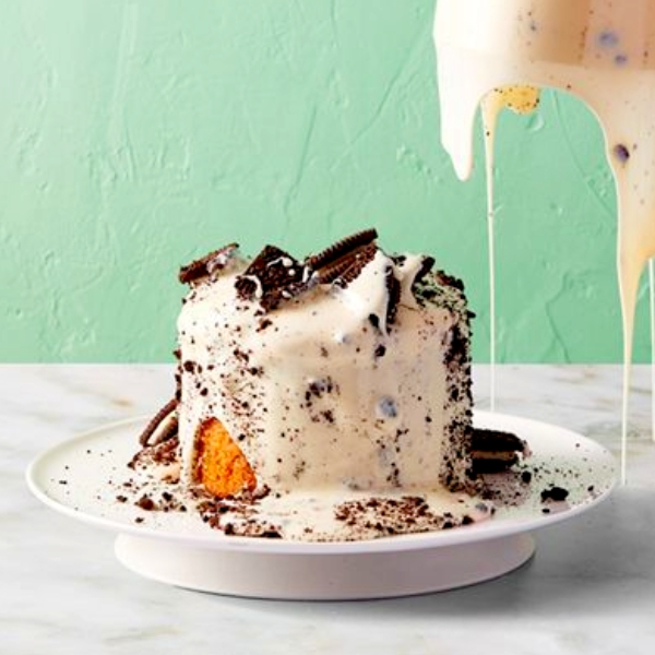 Mini Cookies & Cream Fountain Cake