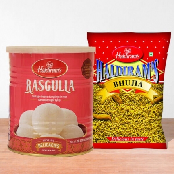 Rasgulla & Bikaneri Bhujia