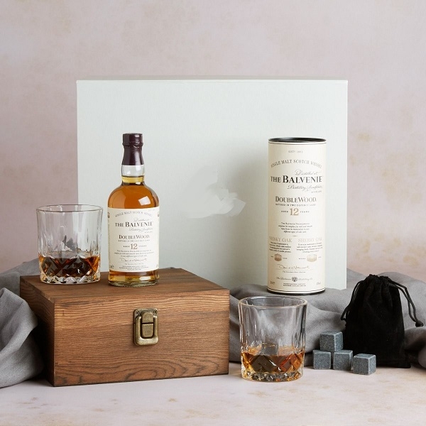 Whisky, Glasses and Whisky Stones Gift