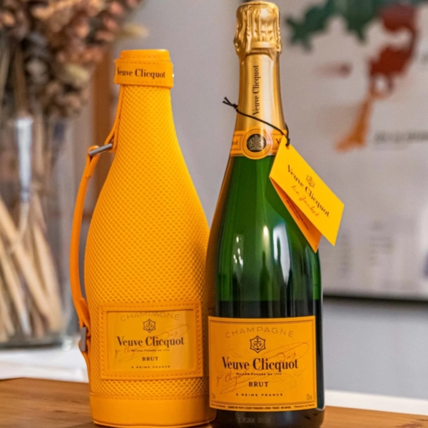 Veuve Clicquot Yellow Label Brut with Ice Jacket